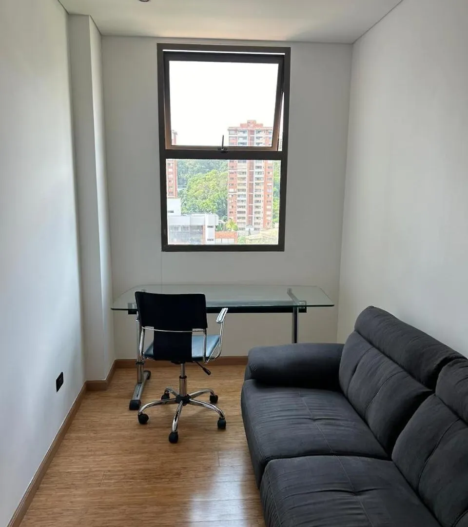 Great View 3 Bedroom Apartment Near Provenza 1101 メデジン