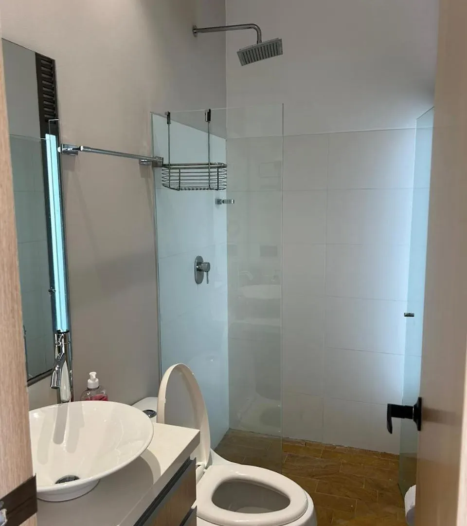 Great View 3 Bedroom Apartment Near Provenza 1101 メデジン