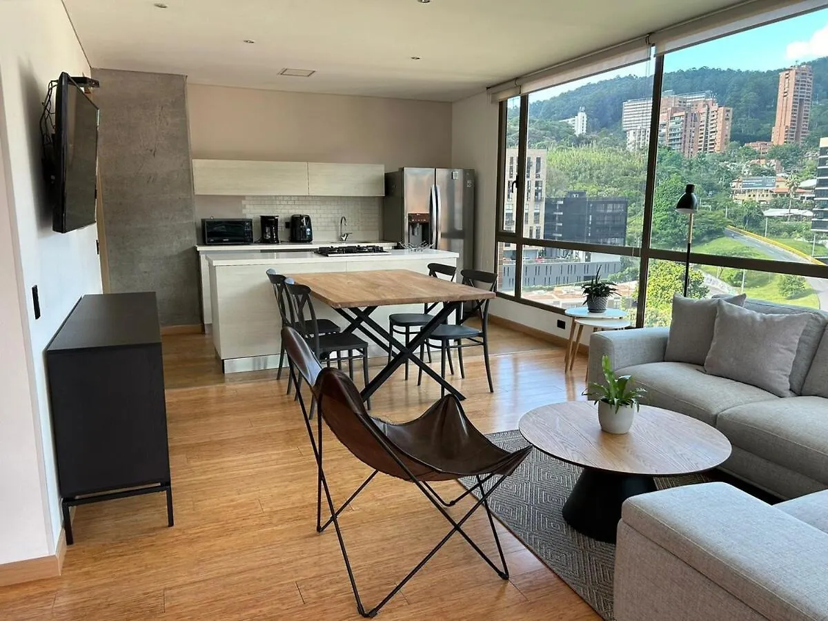 Great View 3 Bedroom Apartment Near Provenza 1101 メデジン