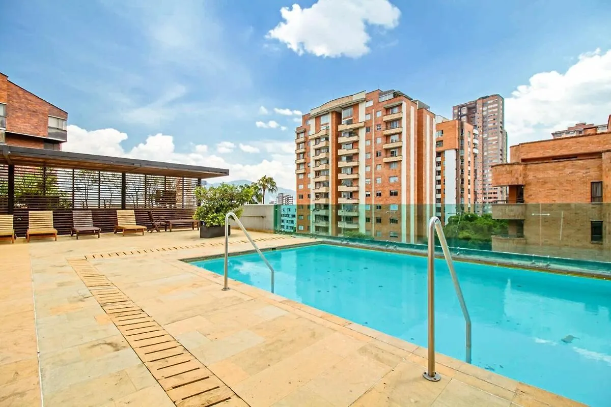 Great View 3 Bedroom Apartment Near Provenza 1101 メデジン