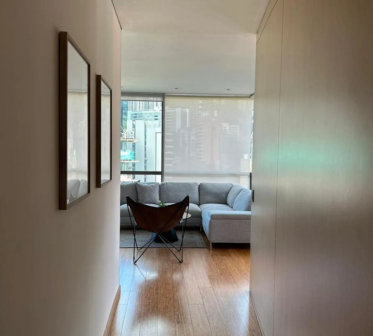 Great View 3 Bedroom Apartment Near Provenza 1101 メデジン