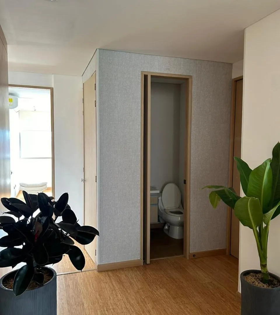 Great View 3 Bedroom Apartment Near Provenza 1101 Medellin